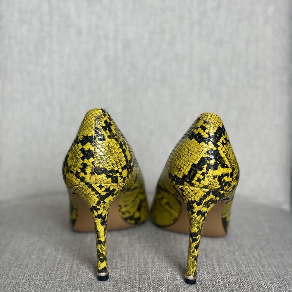 KENNETH COLE Riley Pumps - Size 8 1/2 - Picture 6 of 7